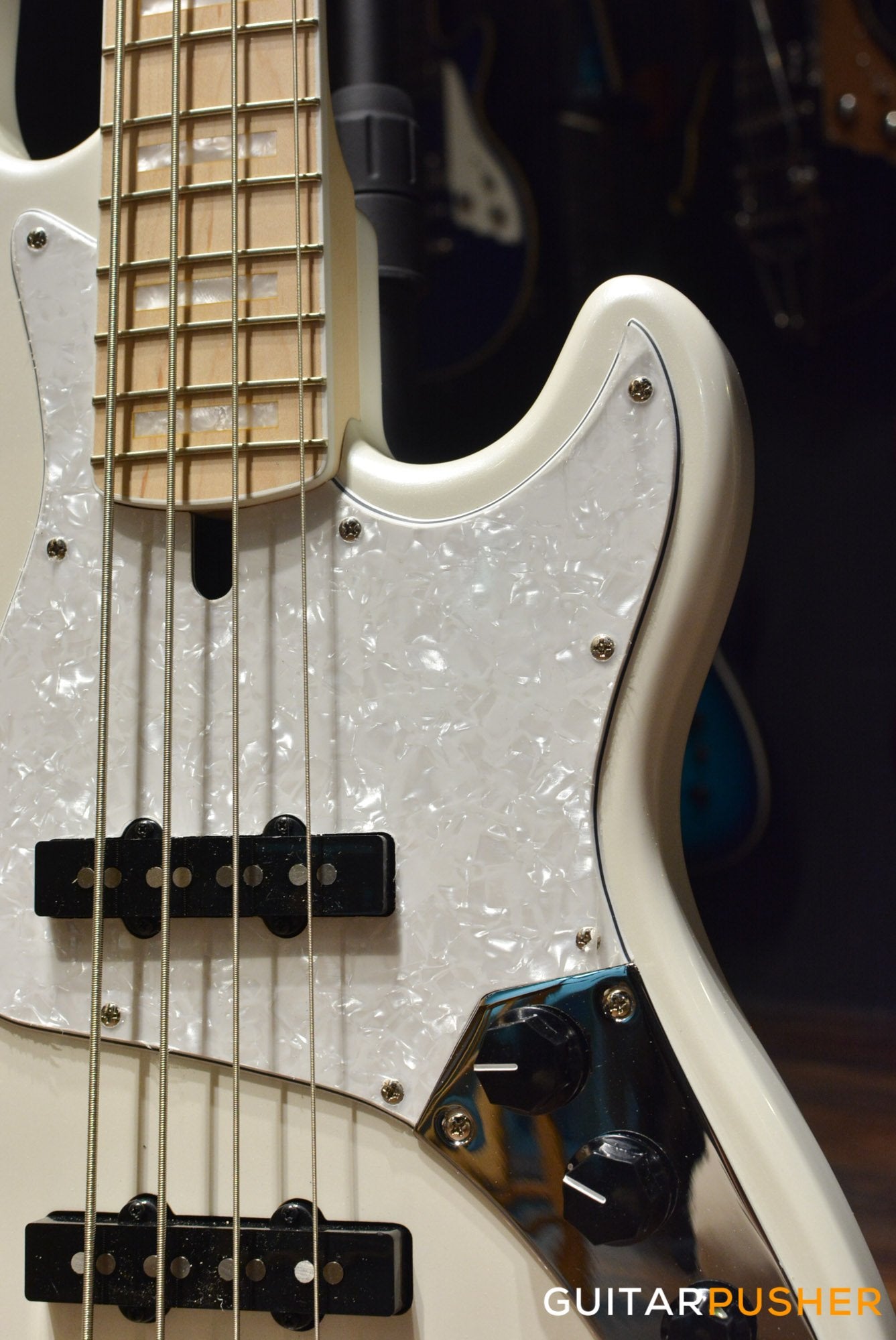 Lakland Skyline Series Darryl Jones DJ-4 4-String Signature Jazz Bass (Olympic White)