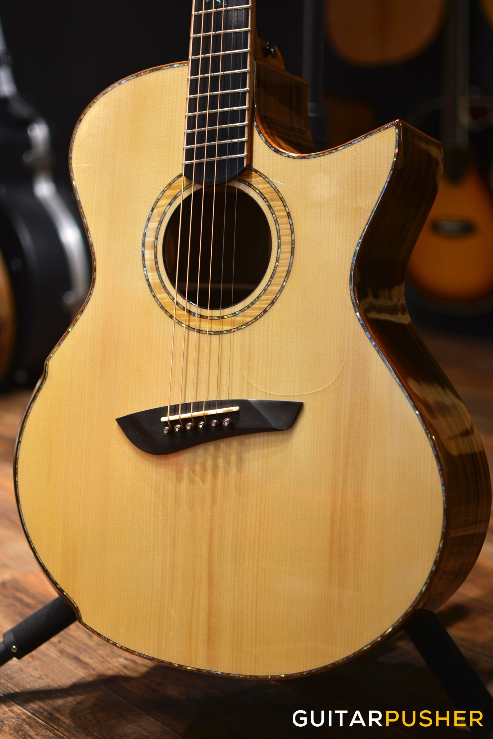 Maestro Custom Series Singa-K CSB A FF All-Solid Wood Adirondack Spruce/Pacific Koa Fanned Fret Acoustic Guitar