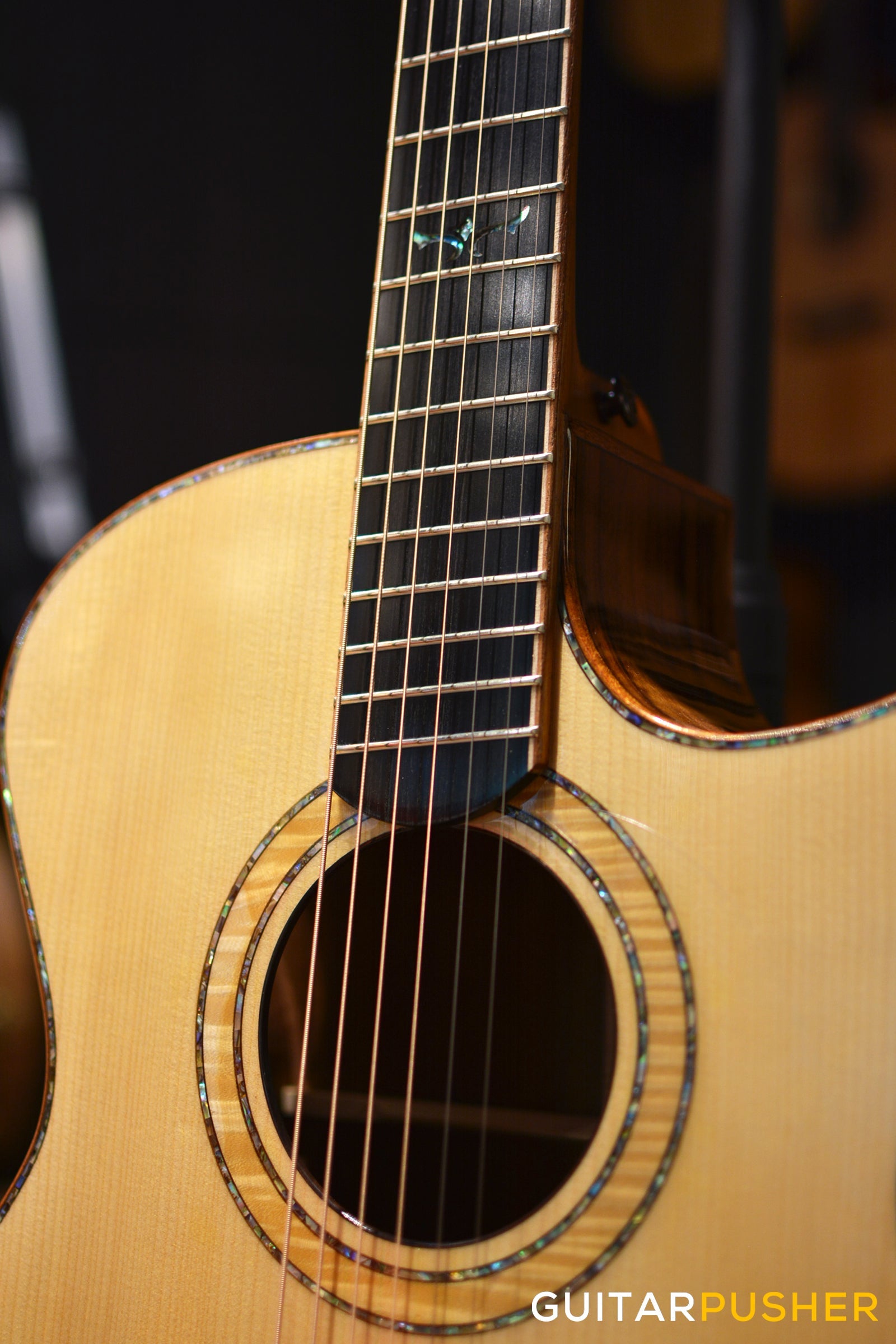 Maestro Custom Series Singa-K CSB A FF All-Solid Wood Adirondack Spruce/Pacific Koa Fanned Fret Acoustic Guitar