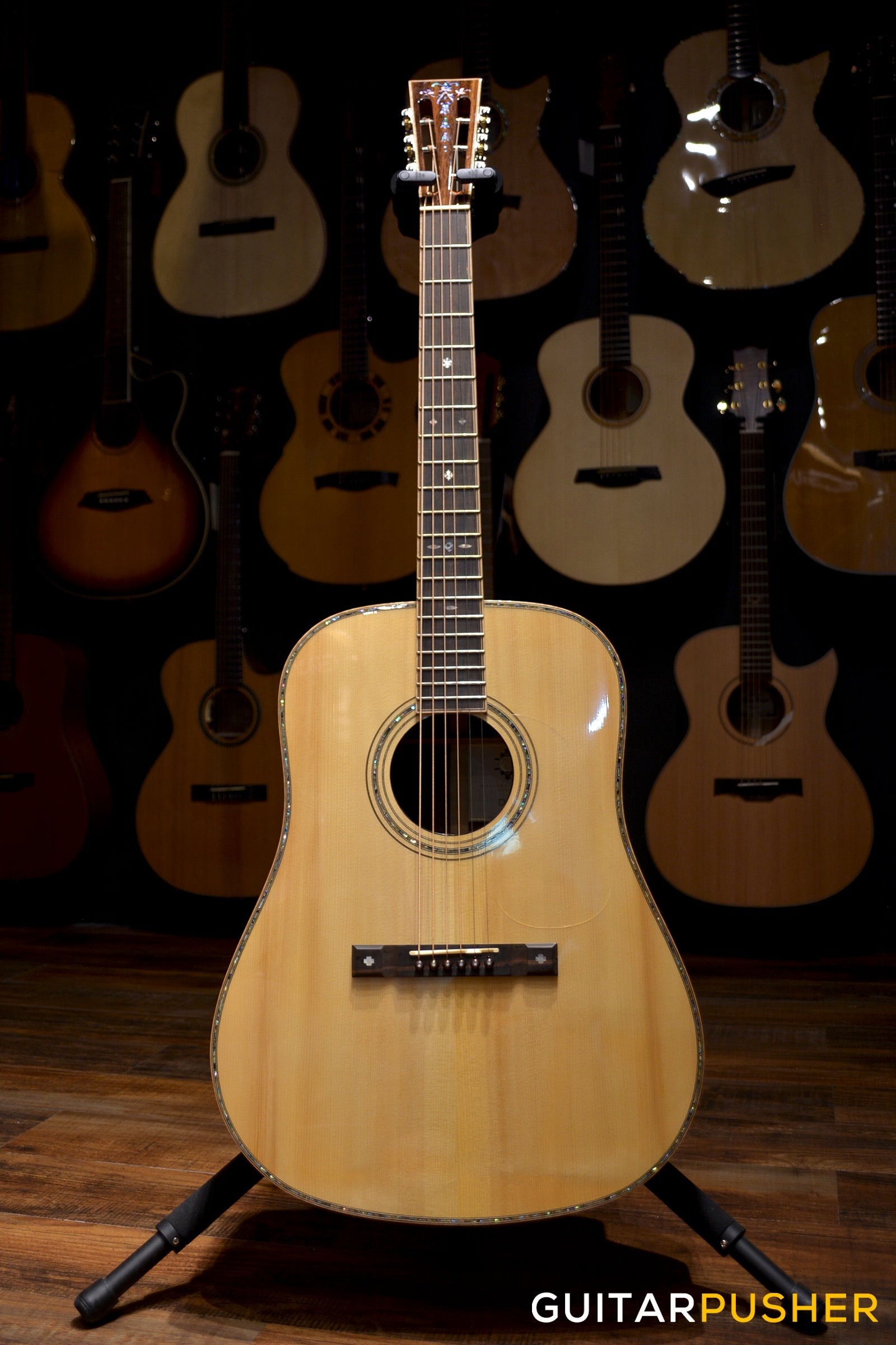 Maestro Traditional Series D-IR AH Adirondack Spruce