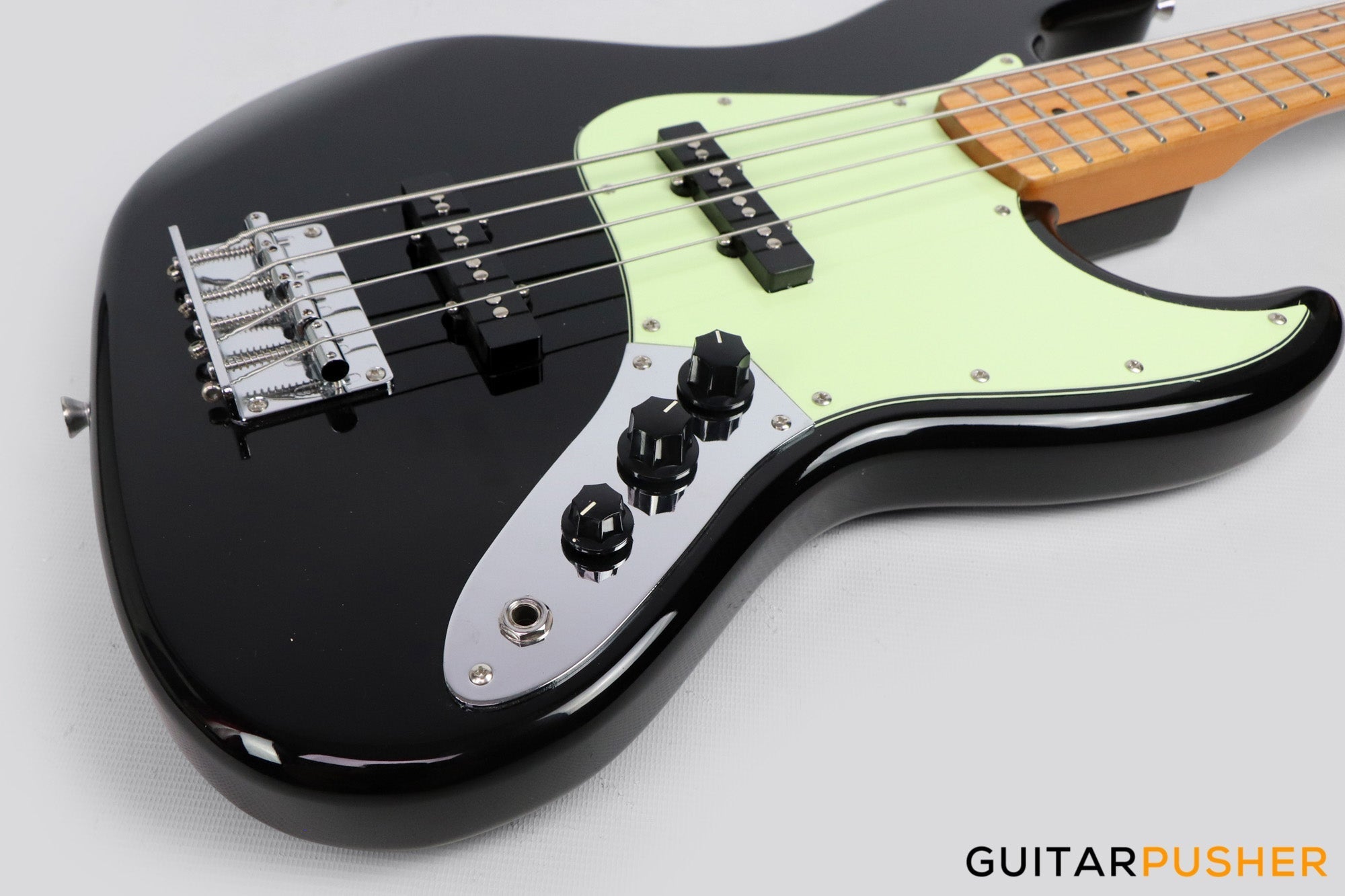 Tagima TW-73 JB Bass 4-String - Black (Maple Fingerboard/Mint Green Pickguard)